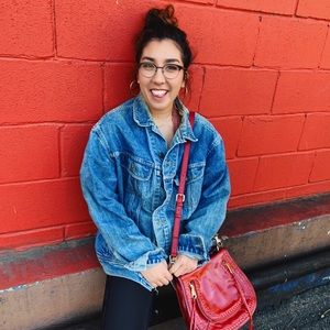 Meet your Posher, Jade